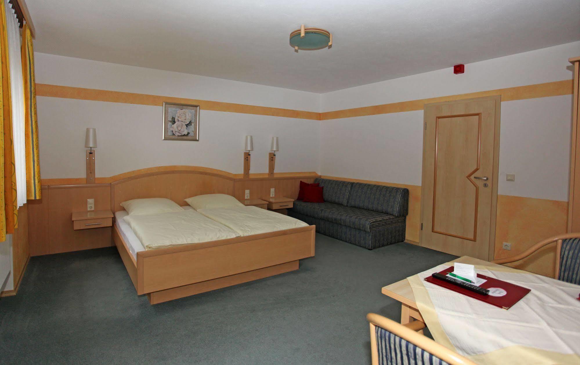 Hotel Garni Hopfengold Вольнцах Экстерьер фото